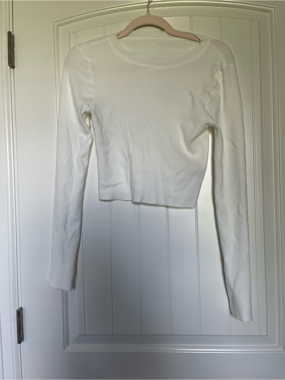 SHEIN White Long Sleeve Cropped Crewneck Top